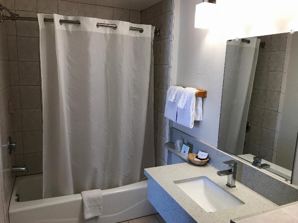 Manhattan Inn & Suites image 12