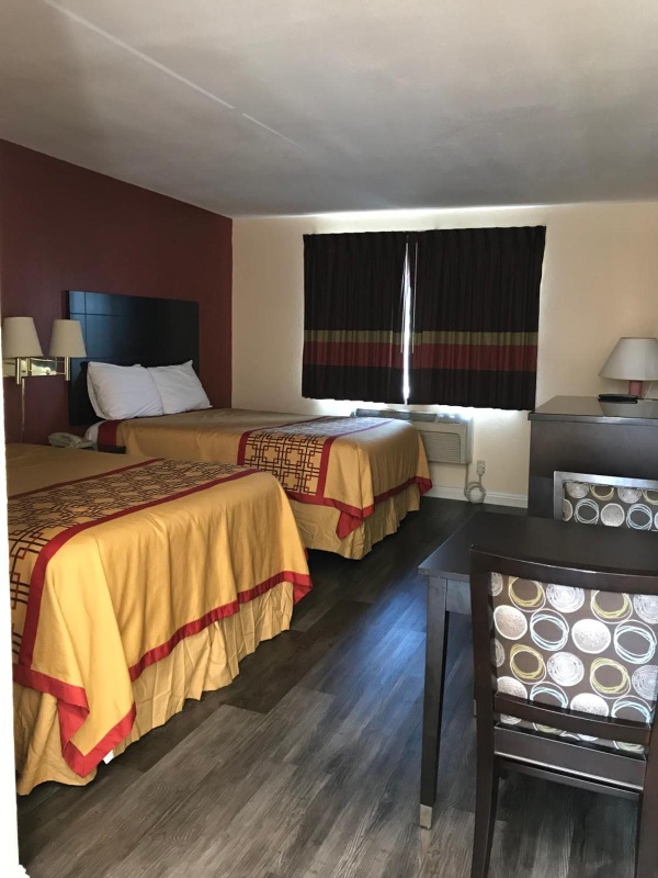 Manhattan Inn & Suites image 22