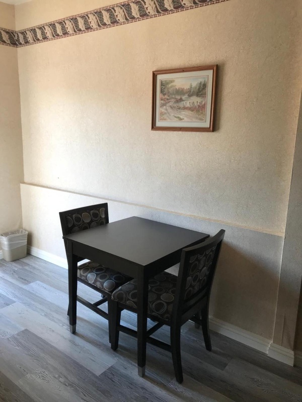 Manhattan Inn & Suites image 29